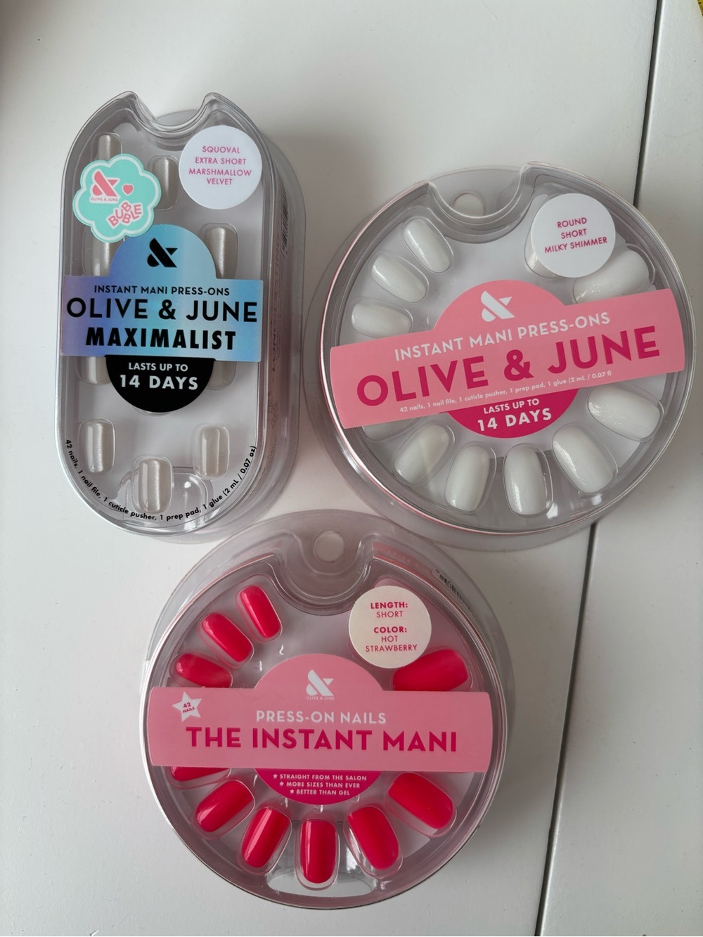 Olive & June Instant Mani Press-Ons - Milky Shimmer White
